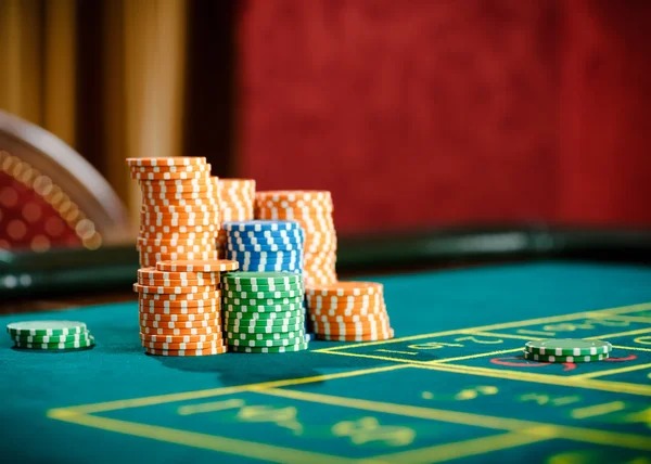 Baccarat beside sports coverage. Baccarat live table shown beside sports menu